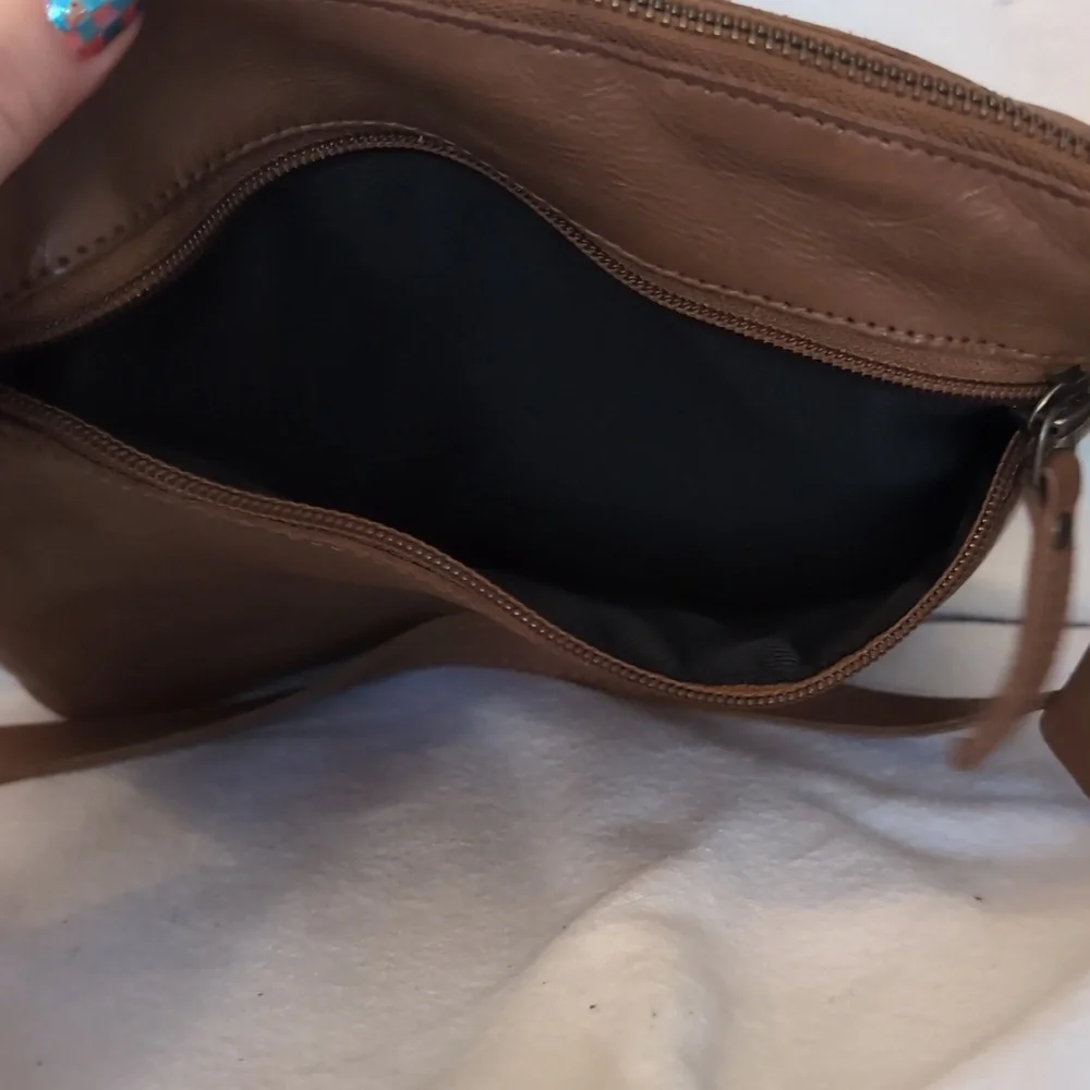 Cochoa Brown Leather Crossbody Purse Travel Bag Adjustable Strap - Picture 6 of 9